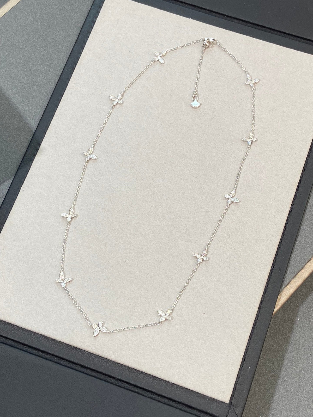 GRAFF CLASSIC BUTTERFLY PETITE DIAMOND SILVER NECKLACE